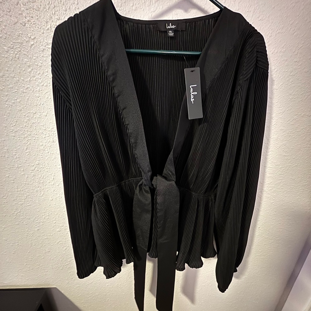 Lulu's Elegant Black Pleated Blouse